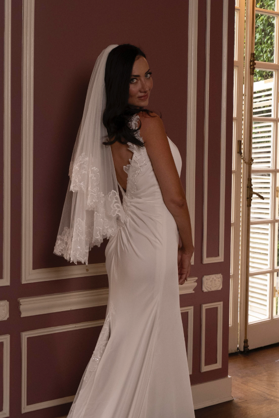 Séverine | The Scalloped Elbow Veil
